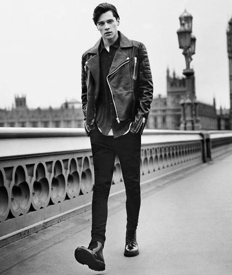 Men's Modern Rocker Look/Outfit - Leather Biker Jacket, Sharp Shirt, Skinny JEans and Heavy Boots Doc Martens Homme, Luke Powell, Portrait Men, Rock Style Men, Mens Fashion Suits Casual, Mens Fashion Swag, Rocker Look, Mens Fashion Sweaters, Mens Fashion Edgy