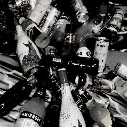 Party Aesthetic Black And White, Picture Wall Black And White, Ariel Wallpaper, White Aesthetic Photography, Alcohol Pictures, Rauch Fotografie, Black And White Photo Wall, Black And White Picture Wall, Alcohol Aesthetic