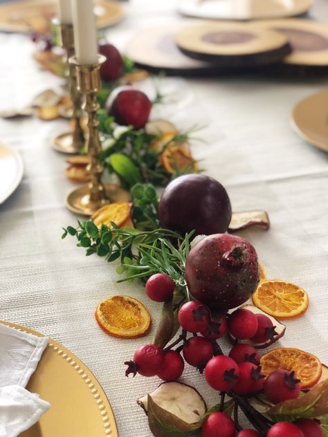 Rosh Hashanah Outfit Women, Yom Kippur Food, Rosh Hashanah Tablescapes, Rosh Hashana Decor, Rosh Hashanah Decor, Rosh Hashanah Table Decorations, Rosh Hashanah Table Setting, Rosh Hashana Tablescape, Rosh Hashana Table Setting