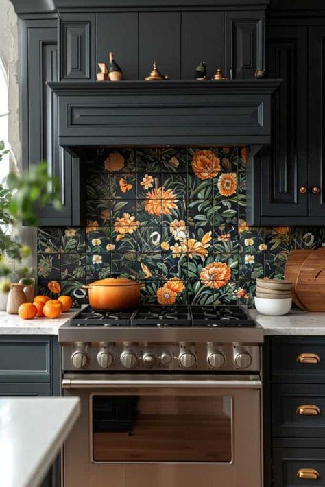 Backsplash Kitchen Ideas, Furniture Color Schemes, Ceramic Backsplash, Patterned Kitchen Tiles, Moody Kitchen, Kitchen Mosaic, Patterned Tile Backsplash, Colorful Backsplash, Ceramic Tile Backsplash