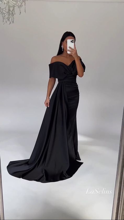 Off The Shoulder Prom Dresses, Off The Shoulder Prom Dress, Elegant Prom Dress, Prom Dress Trends, Elegant Prom, Elegant Black Dress, Elegant Prom Dresses, Prom Style, Prom Dress Inspiration