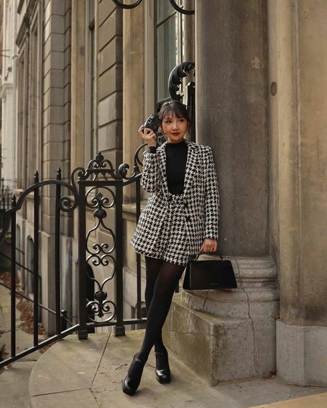 Houndstooth Skirt Outfit, Houndstooth Outfit, France Outfits, Blazer And Skirt Set, Houndstooth Skirt, Cold Outfits, Estilo Preppy, Causual Outfits, Glam Dresses