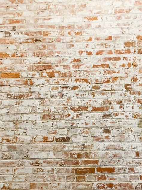 German White Wash Brick, Antique Brick Wall Interior, German Smear Brick Interior Wall, Overgrouted Brick Exterior, Diy German Smear Brick Exterior, Over Grouted Brick Exterior, German Schmere Brick Exterior, German Schmear Backsplash Kitchen, German Interior Design Traditional