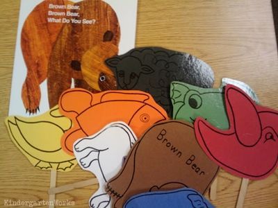 KindergartenWorks: retell literacy center activity - Brown Bear, Brown Bear, What Do You See Story Stretchers For Preschoolers, Story Stretchers, Book Break, Clothing Study, Story Retelling, 3 Pigs, Storytime Ideas, Story Props, Preschool Language