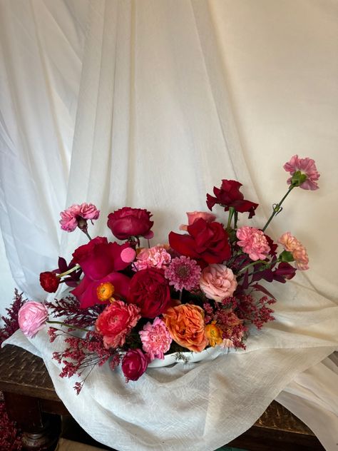 Red Orange Flower Arrangements, Pink Red Flower Arrangement, Pink Red Orange Wedding Flowers, Pink And Red Flower Arrangements, Pink And Red Flowers, Hot Pink Centerpieces, Wedding Flower Arrangements Pink, Hot Pink Bouquet, Pink And Burgundy Wedding