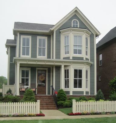 The trim details add such great character to this house 90s House Outside, 90s Style House Exterior, American Suburban House Exterior, Cute Suburban House Exterior, Victorian Suburban House, Suburb House Exterior, Small Family House Exterior, 1990s House Exterior, Bloxburg American House