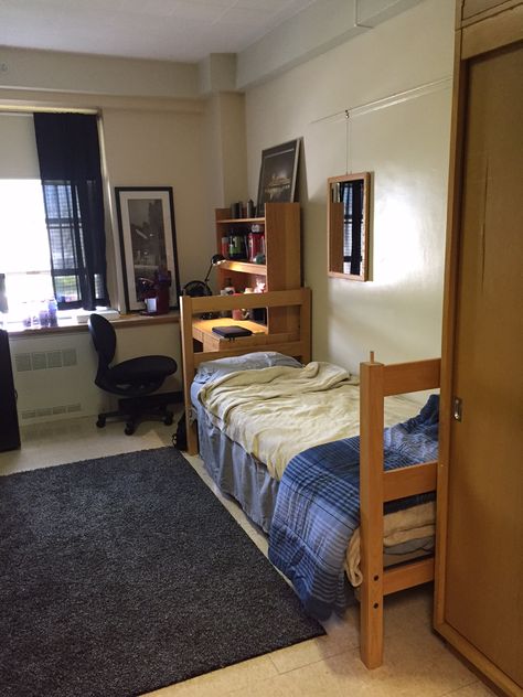 Havighurst Hall Room 365, 2015 Havighurst Hall Miami University, Boy Dorm Room Ideas, Boy Dorm Room, Guy Dorm, Boys Dorm Room, University Dorm, Flat House, Hall Room, Dorm Room Hacks