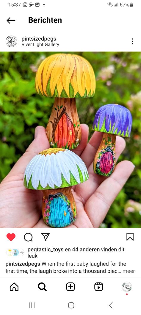 Ceramic Mushroom Painting Ideas, Painting Wooden Mushrooms, Painted Toadstools, Painted Wooden Mushrooms, Cottage Core Crafts, Painted Mushrooms, Gnome Houses, Mushroom People, Mushroom Houses