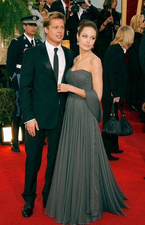 Angelina And Brad Pitt, Angelina Jolie Red Carpet, Brad And Angie, Golden Globes Fashion, Golden Globes Dresses, Angelina Jolie Style, Brad And Angelina, Brad Pitt And Angelina Jolie, Angelina Jolie Photos