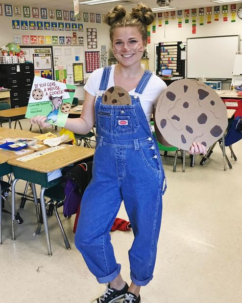 8 Literary Character Halloween Costumes - PureWow Literary Character Costumes, Easy Book Character Costumes, Childrens Book Character Costumes, Kids Book Character Costumes, Storybook Character Costumes, Book Characters Dress Up, Costumes For Work, Meme Costume, Character Halloween Costumes