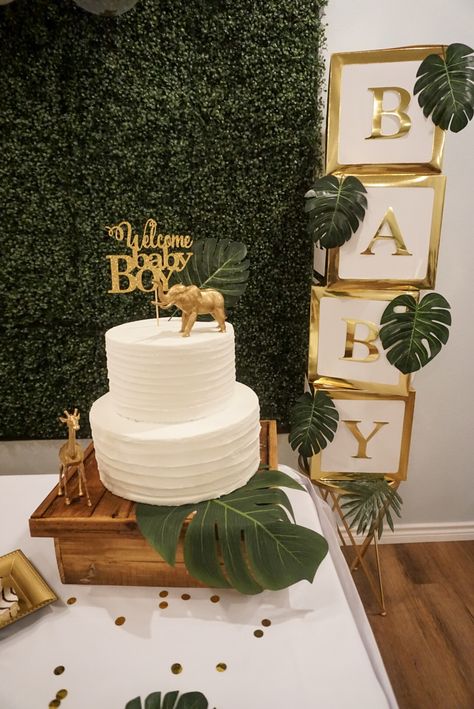 Safari Shower Cake, Safari Themed Baby Shower Cake, Baby Boy Jungle Shower Ideas, Safari Baby Shower Cake Boy, Baby Shower Safari Centerpieces, Safari Baby Shower Gender Neutral, Modern Safari Baby Shower Ideas, Safari Boy Baby Shower Ideas, Safari Jungle Baby Shower Ideas