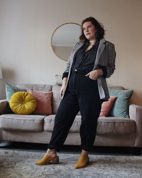 Plus Size Androgynous Fashion, Pattern Clashing, Mid Size Outfits, Plus Style, Lesbian Fashion, Plus Size Patterns, Midsize Fashion, Look Plus Size, Estilo Real