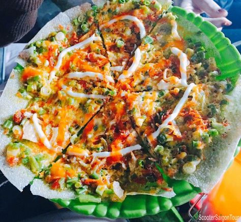 Vietnamese pizza & recipe - Banh trang nuong – Saigon food tour Snacks For Students, Vietnamese Pizza, Vietnamese Sauce, Vietnamese Food Recipes, Street Snacks, Grilled Rice, Crispy Pizza, Vietnamese Food, Asian Fusion