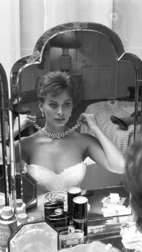 Oud Hollywood, Old Hollywood Aesthetic, Klasik Hollywood, Hollywood Aesthetic, Classic Hollywood Glamour, Evening Fashion, Vintage Hollywood Glamour, Glamour Vintage, Sofia Loren