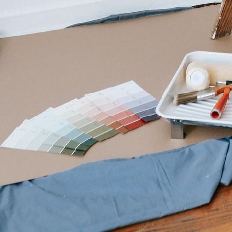 Margi Loves...the 9 trending paint colors for 2025!

Moody Teal
Creamy Taupe
Gray-Blue
Dusty Pink
Verdant Green
Honeyed Yellow
Muted Plum
Peacock Blue
Sparkling Emerald

https://www.marthastewart.com/trending-paint-colors-2025-8744132

#mre #margireed #colorsfor2025 Idea Of Painting, Inchyra Blue, Cozy Den, Verdant Green, Trending Paint Colors, Container Gardening Flowers, Paint Color Palettes, Cleaning Storage, Home Design Decor