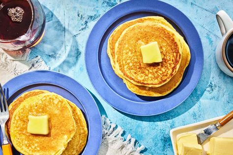 These Cornmeal Pancakes Are Impossibly Fluffy Old Fashioned Pancake Recipe, Cornmeal Waffles, Johnny Cakes, Cornmeal Pancakes, Breakfast Party Foods, Easy Dinner Casseroles, Bacon Eggs, Breakfast Party, Hot Cakes