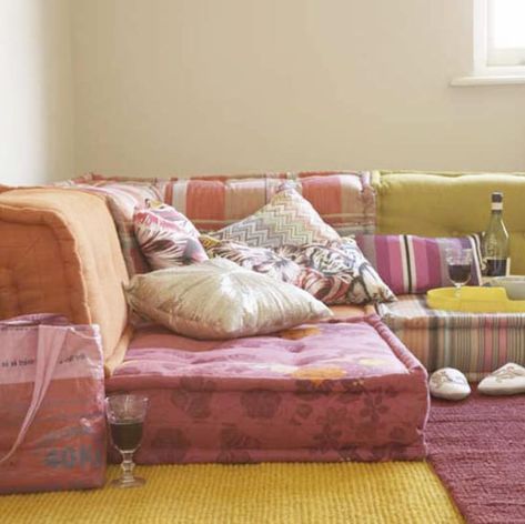 Low Seating: How to Pull Off the Look and Make Guests Comfortable Boho Floor Seating, Floor Seating Ideas, Low Couch, Floor Pillows Living Room, Floor Cushions Living Room, Lounge Pillow, Large Floor Pillows, Low Sofa, Floor Couch