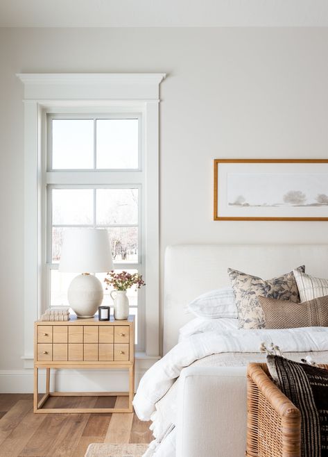 The Best White Paint Colors For Every Home Paint For Bedroom, White Bedrooms, Sherwin Williams Alabaster, Sherwin Williams White, Mcgee Home, Peaceful Bedroom, Shoji White, Best White Paint, Favorite Paint Colors