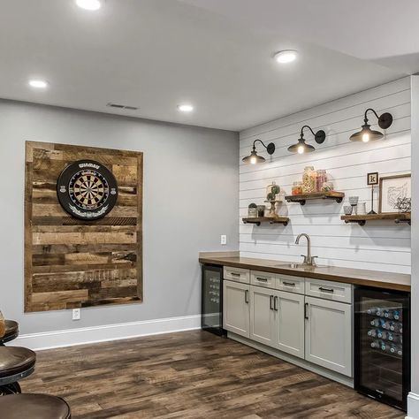 Modern Basement Bar, Basement Wet Bar, Basement Decoration, Basement Kitchenette, Home Bar Setup, Home Bar Rooms, Modern Basement, Basement Bar Designs, Basement Inspiration