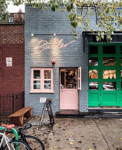 Pretty City New York on Instagram: “The cutest coffee takeout window! Great shot of Butler Bakeshop by @heydavina. Hope you’ve had your caffeine fix this morning 😊…” Brooklyn Neighborhoods, Pink Door, Boutique Interior, Shop Front, Cafe Shop, Brick Building, Store Front, Cafe Design, Coffee Shops