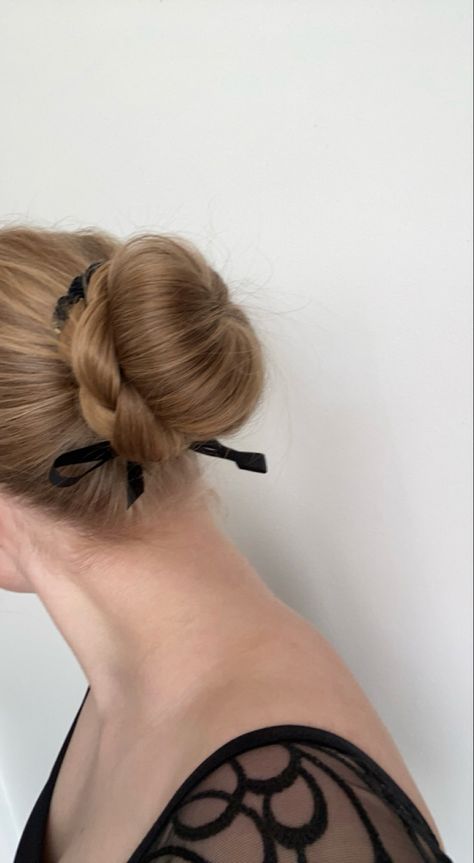 Ballerina Bun Aesthetic, Black Ballet Aesthetic, Bun With Plait, Helen Aesthetic, Competition Hairstyles, Bun Ballet, Ballerina Hairstyles, Bun Aesthetic, Ballet Buns