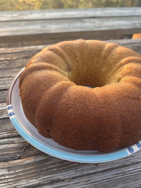 Rhubarb Bundt Cake, Black Walnut Cake, Spice Pound Cake, Bunt Cake Recipe, Bundt Cake Recipes, Creaming Method, Rhubarb Jam, Warm Cake, Rhubarb Recipes