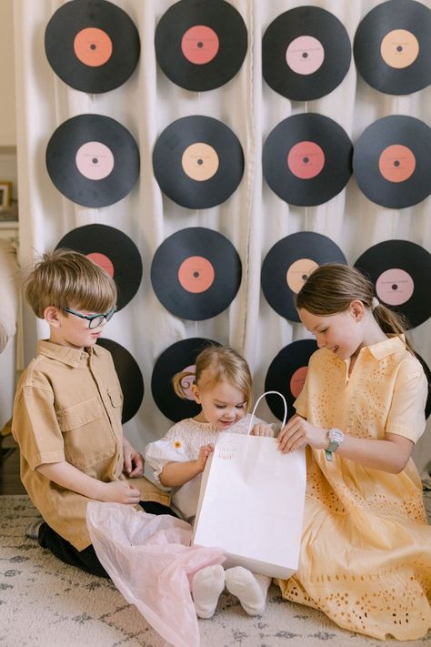 “TWO GROOVY” BIRTHDAY PARTY THEME {INSPIRATION AND FREE DOWNLOADS} — JennieGuenard 1960s Party Theme, 1960 Party, Two Groovy Birthday Party, 60th Birthday Theme, 60th Birthday Ideas For Mom, 2 Groovy, Two Groovy Birthday, Diy Record, Groovy Birthday Party