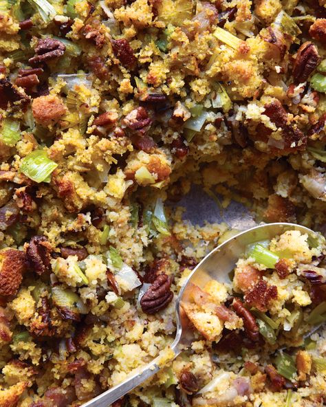 Cornbread, Bacon, Leek, and Pecan Stuffing | This stuffing is brimming with traditional holiday flavors, including leeks, herbs, and pecans. You can use our honey cornbread recipe, but store-bought (or your favorite recipe!) of cornbread also works well.  #food #recipe #marthastewart #sidedishrecipes #thanksgiving Cornbread Stuffing, Martha Stewart Recipes, Thanksgiving Stuffing, Cornbread Dressing, Thanksgiving Recipes Side Dishes, Holiday Meal, Corn Bread Recipe, Stuffing Recipes, Thanksgiving Sides