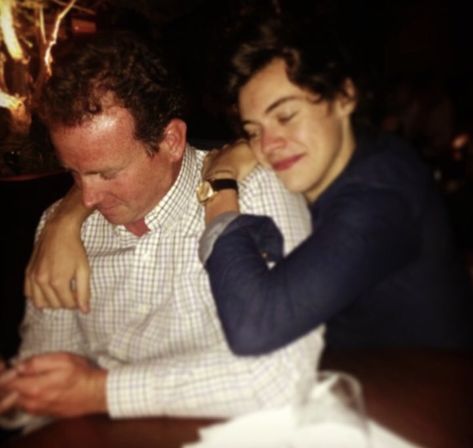 Drunk Harry Styles, Harry Styles Kissing, Max Schneider, Shane Harper, Harry Imagines, Harry Styles 2013, Friends Cast, Duggar Family, Cher Lloyd