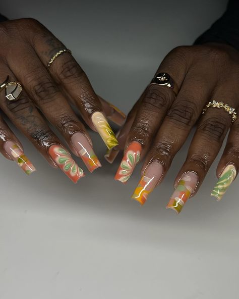 Afrocentric Nails, Earth Tone Acrylic Nails, Hippie Nails Acrylic Boho, Nails Earth Tones, 70s Nails Retro, Tortishell Nails Design, Maximalist Nails, Earthy Nails, Groovy Nails