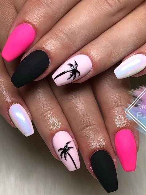 hot pink and black nails with palm trees Black Beach Nail Designs, Black Tropical Nails, Cancun Vacation Nails, Nail Designs For A Cruise, Hot Vacation Nails, Cruise Nail Ideas Bahamas, Vacation Nails Beach Mexico Short, Vacation Nails Beach Mexico Acrylic, Black Beach Nails