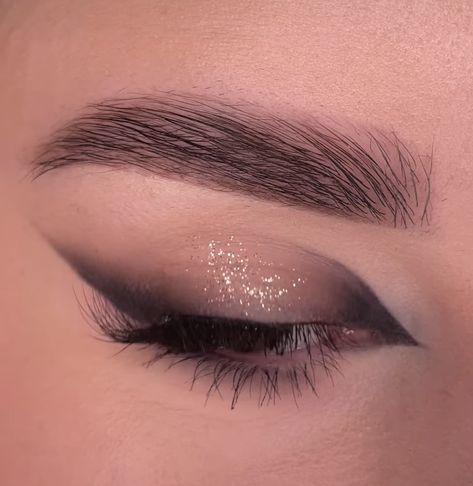 Glitter Fox Eye Makeup, Eye Makeup With Crystals, Glitter Black Makeup, Eye Makeup For Black Dress, Fox Eye Makeup, Prom Makeup For Brown Eyes, Glittery Eye Makeup, Ball Makeup, Vibrant Makeup