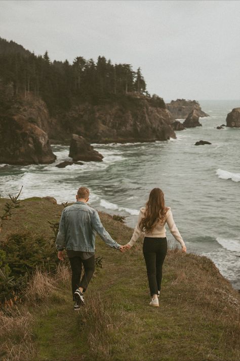 West Coast Engagement Photos, Pnw Couples Photography, Engagement Photos Oregon, Oregon Coast Couple Photos, Oregon Coast Photoshoot, Pnw Engagement Photos, Oregon Coast Engagement Photos, Oregon Proposal, Maine Engagement Photos