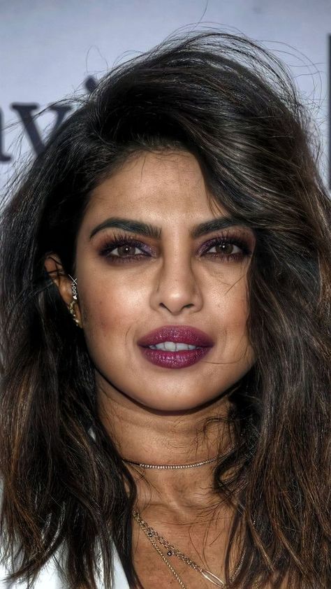 Priyanka Chopra Makeup, Trisha Actress, Cool Face, Bollywood Outfits, Hottie Women, Beautiful Women Over 40, Unique Features, Indian Actress Hot Pics, Priyanka Chopra