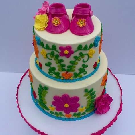 Mexican Themed Baby Shower Cake, Little Senorita Baby Shower Decorations, Mexican Fiesta Baby Shower Ideas, Mexican Theme Baby Shower Ideas For Girl, Spanish Baby Shower Theme, Señorita Baby Shower Theme, Mexican Baby Shower Theme Girl, Cielito Lindo Baby Shower Theme Girl, Mexican Baby Shower Cake