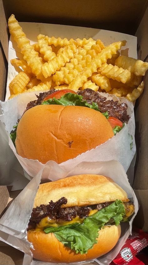 Shake Shack Mushroom Burger Recipe, Food In Nyc Aesthetic, Shake Shack Aesthetic, Shake Shake Fries, Shake Shack Nyc, Shake Shak, Mushroom Burger Recipe, Food Nyc, Snack Shack