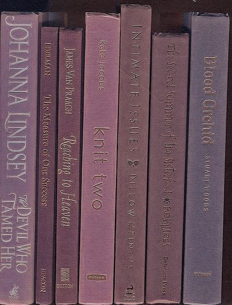 Lilac Books Aesthetic, Purple History Aesthetic, Dark Mauve Aesthetic, Purple Academia Aesthetic, Lavender Brown Aesthetic, 1940 Aesthetic, Purple Academia, Mauve Aesthetic, Pastel Mauve