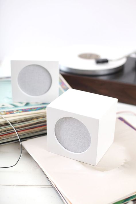 Hide your ugly speakers with this DIY speaker box cover- click through to learn how to make your own. Computer Speaker, Diy Speakers, Speaker Box, A Beautiful Mess, Diy Cans, 15 Diy, Do It Yourself Projects, Beautiful Mess, Crafty Craft