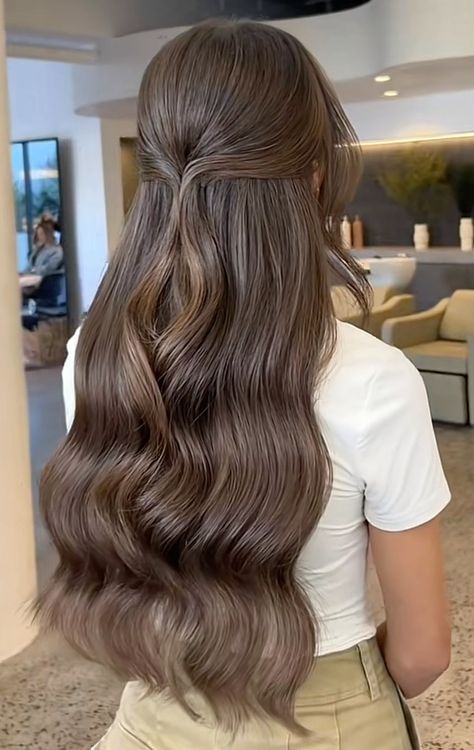 #hairstyles #autumn hair #hair tutorial #cheveux d'automne #braided hair tutorial #coiffure femme plus de 50 ans #fall hair colors #fall hair color trends for brunettes #back to school hairstyle #bangs with long hair #rockabilly hair tutorial #messy bun tutorial #easy curly hairstyles #fall hair #curly hairstyles #bored panda coin #bored panda #low lights for blonde hair #hairstyle for every hair type #boy hair cut #festive hairstyle #summer hair care Gala Hairstyle, Special Event Hair, Formal Hairstyles For Long Hair, Simple Hairstyle, Guest Hair, Layered Haircuts For Medium Hair, Bridal Hair Inspiration, Ball Hairstyles, Long Hair Wedding Styles