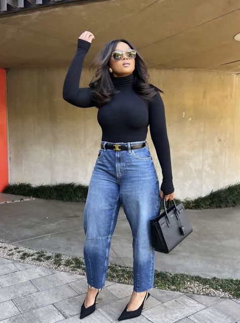 Baggy Jean Work Outfit, Jeans At Work Outfits Business Casual, Denim Winter Outfits For Women, Chambray Pants Outfit Work, Jeans Outfit Professional, Black Jean Work Outfit, Drinks Outfit Evening Casual Winter, Barrel Jeans Outfit Street Style, Mom Jeans Outfit Classy