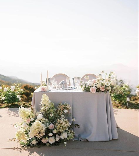 Bridal Table Flowers, Elegant Navy Blue Wedding, Wedding Table Placement, Main Table Wedding, Sweetheart Table Flowers, Wedding Color Schemes Spring, Table Floral Arrangements, Table Arrangements Wedding, Head Table Wedding