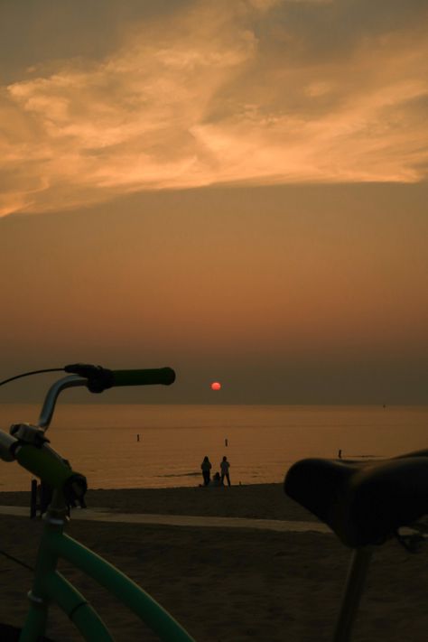 Biking At The Beach, Bike At The Beach, Harshita Core Aesthetic, Beach Bike Aesthetic, Riding Bike Aesthetic, Sunset Bike Ride, Motorcycle Beach, Bike Sunset, Obx Life