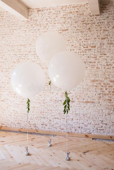 White Brick Background, Huge Balloons, Brick Background, Baby Balloon, A Brick Wall, Brick Wall Background, Aesthetic Background, White Balloons, White Brick