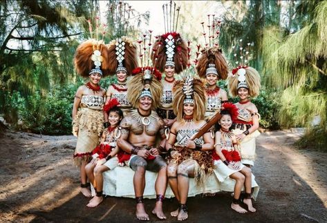 Lost Boys Costume, Samoan Wedding, Samoan Clothing, Samoan People, Samoan Women, Polynesian Dress, Polynesian Art, African Royalty, Māori Culture