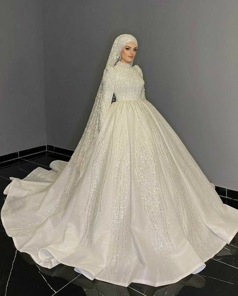 Turkish Wedding Dress, Islamic Wedding Dress, Long Frocks For Girls, Hijabi Wedding, Bridal Hijab Styles, Simple Elegant Wedding Dress, Muslimah Wedding Dress, Wedding Dress Types, Hijab Wedding Dresses