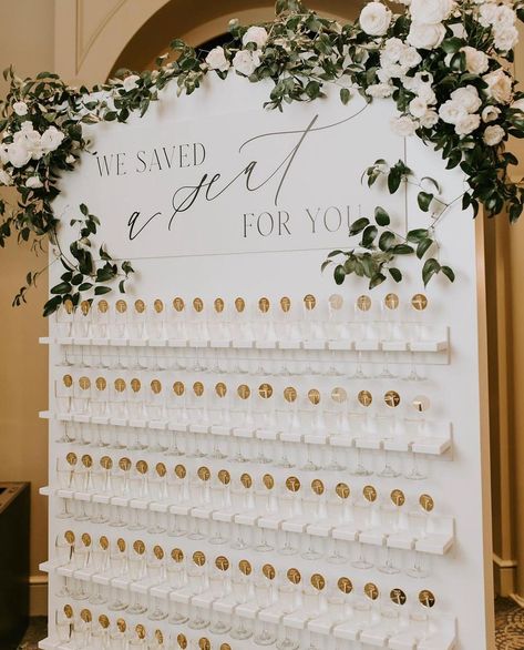 Bella Bridesmaids on Instagram: “Sip & be seated 🥂 📸: @courtneypecorino 📋: @idodetailslv 📍: @jwmarriottlv @jwmarriottlvevents 🌸: @cityblossomslv 🥂: @dbdvegas…” Reception Seating Chart, Drink Markers, Wedding Design Inspiration, Dream Wedding Decorations, Wedding Wall, Wedding Venue Decorations, Diy Bridal, Future Wedding Plans, Champagne Wedding