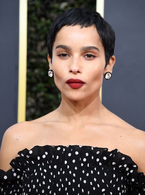 Zoë Kravitz at the 2020 Golden Globes Zoe Kravitz Hair, Dramatic Haircut, Bridal Hairstyles For Short Hair, Celebrity Pixie Cut, Big Chop Hairstyles, Romantic Gamine, Old Hollywood Waves, Bleached Tips, Zoë Kravitz