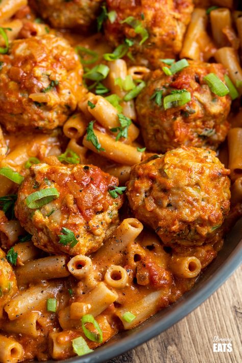 Chicken Meatball Pasta, Meatballs With Pasta, Ground Turkey Dishes, Creamy Cajun Chicken, Minced Chicken Recipes, Chicken Meatball, Kids Dinner, Meatball Pasta, Slim Jim