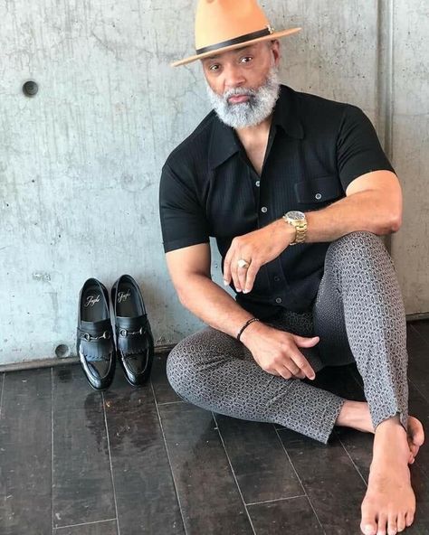 Irvin Randle, Old Man Fashion, Black Men Beards, Mens Hats Fashion, Black Beards, Black Men Fashion Swag, Swag Men, Mens Attire, Beard Styles For Men