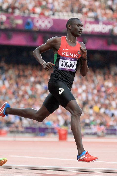 David Rudisha (Kenya) 🥇 800 metres • London 2012 Olympics David Rudisha, Pose Studies, London 2012 Olympics, 2012 Olympics, Olympic Athletes, Olympic Sports, Body Reference, Action Poses, Summer Olympics